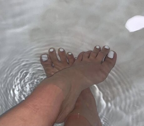 Naakte gelekte OnlyFans-foto van Lottieb