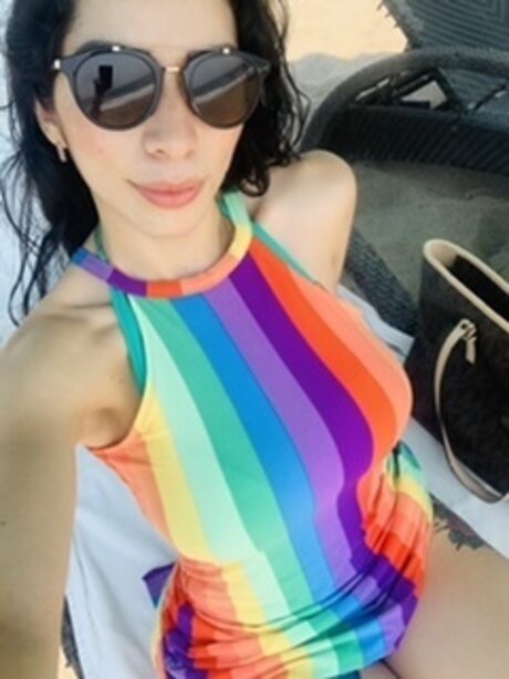 Naakte gelekte OnlyFans-foto van Karen