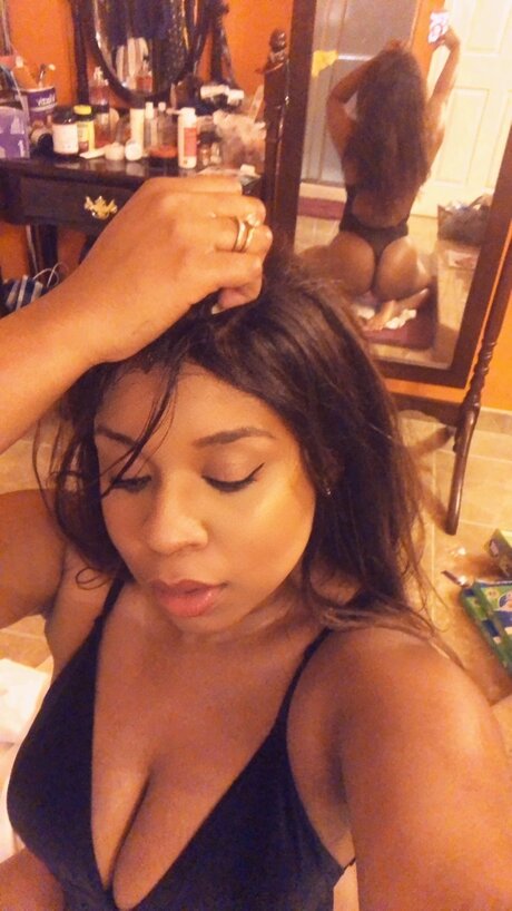 Naakte gelekte OnlyFans-foto van Tatiana