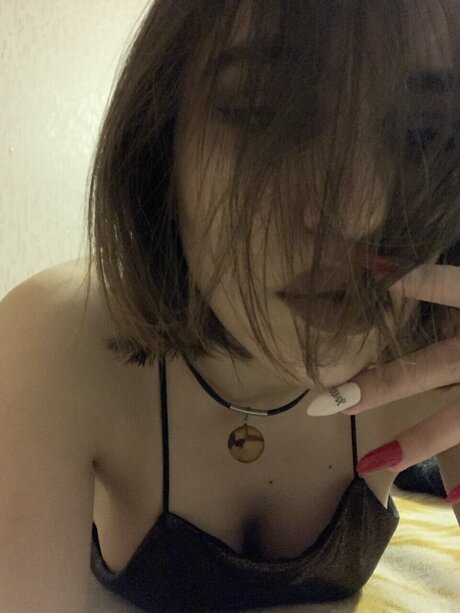 Naakte gelekte OnlyFans-foto van Riyat
