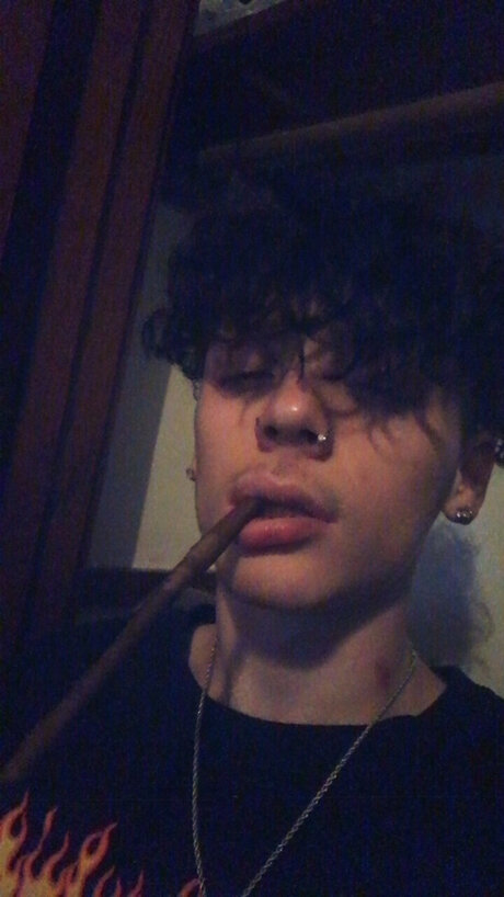 Naakte gelekte OnlyFans-foto van Lil Illuminati
