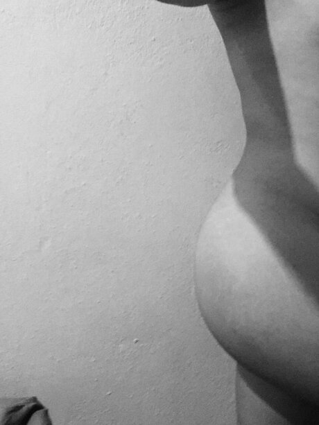 Naakte gelekte OnlyFans-foto van Annima 