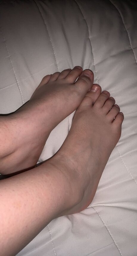 Naakte gelekte OnlyFans-foto van Cinderella
