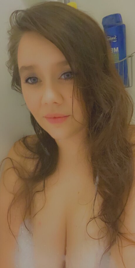 Naakte gelekte OnlyFans-foto van Victoria