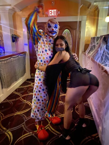 Naakte gelekte OnlyFans-foto van Katana