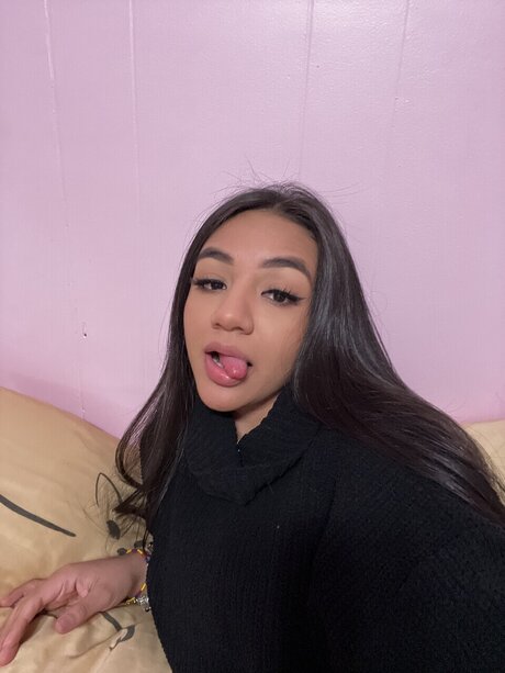 Naakte gelekte OnlyFans-foto van Salleny Cruz