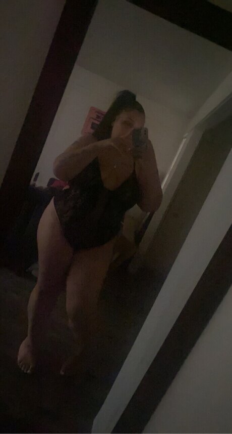 Naakte gelekte OnlyFans-foto van Gina