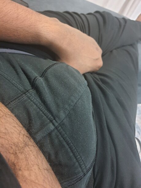 Naakte gelekte OnlyFans-foto van Brownboygp
