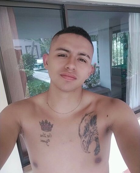 Naakte gelekte OnlyFans-foto van Brayan Leandro Osorio