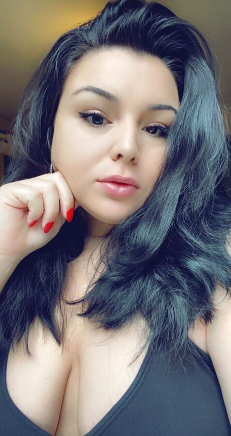 Naakte gelekte OnlyFans-foto van Nini