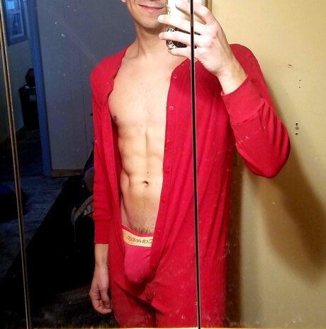Naakte gelekte OnlyFans-foto van Boytoyted