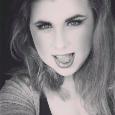 Naakte gelekte OnlyFans-foto van Wintyr Annalee Rose