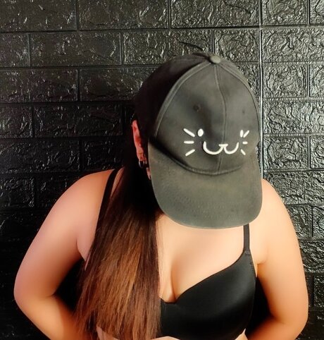 Naakte gelekte OnlyFans-foto van Milin