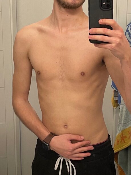 Naakte gelekte OnlyFans-foto van German97