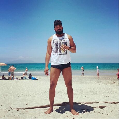 Naakte gelekte OnlyFans-foto van Sckhar