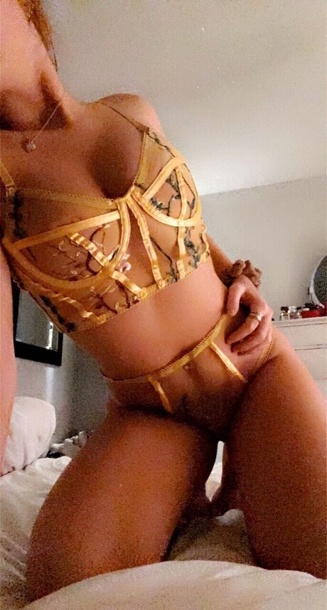 Naakte gelekte OnlyFans-foto van Babyb