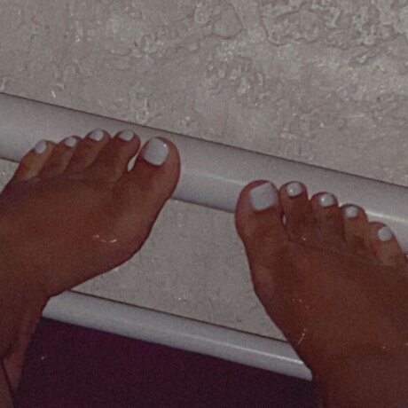 Naakte gelekte OnlyFans-foto van Cute Feetpicss