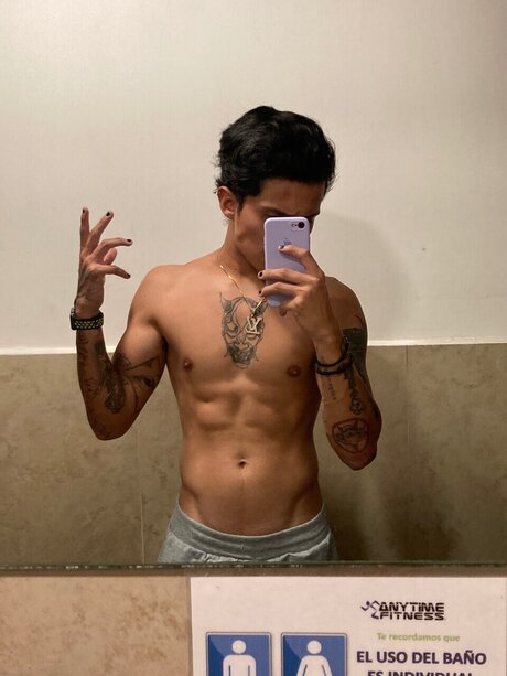 Naakte gelekte OnlyFans-foto van Danhernandez21