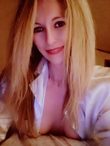Naakte gelekte OnlyFans-foto van Raelynn Candy