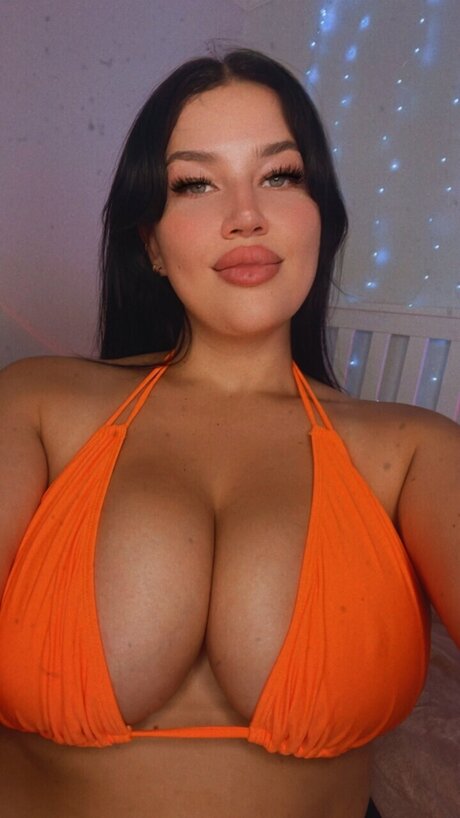 Naakte gelekte OnlyFans-foto van Venus