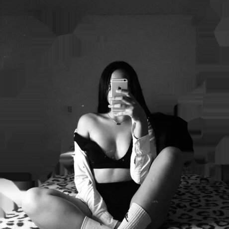 Naakte gelekte OnlyFans-foto van Daniela