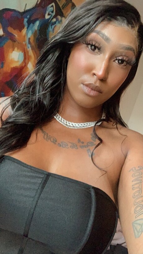 Naakte gelekte OnlyFans-foto van Alexandra Dickens