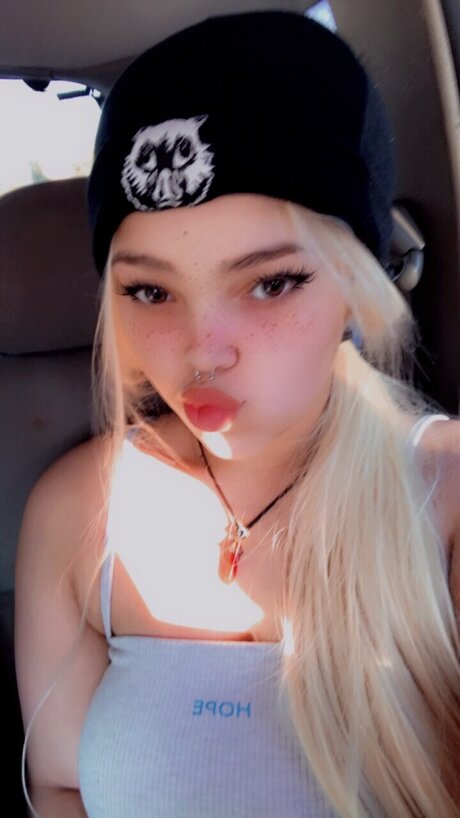 Naakte gelekte OnlyFans-foto van Sirinexs
