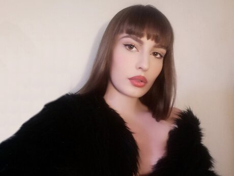 Naakte gelekte OnlyFans-foto van French Fantasy Babe