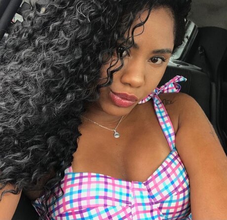 Naakte gelekte OnlyFans-foto van Mara