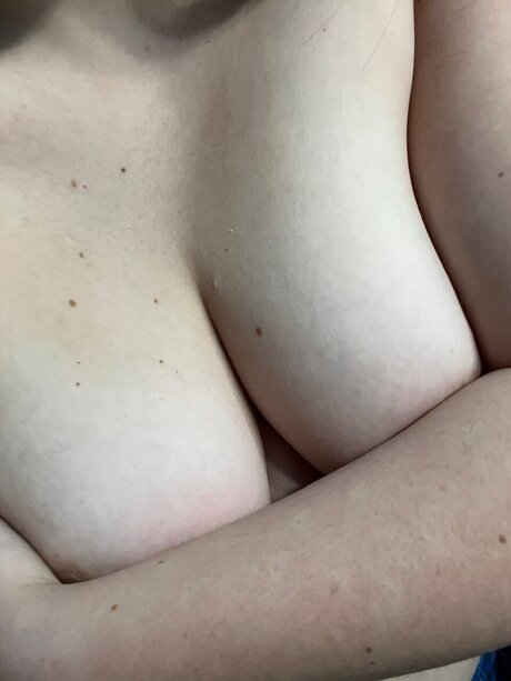 Naakte gelekte OnlyFans-foto van Sassygirl55