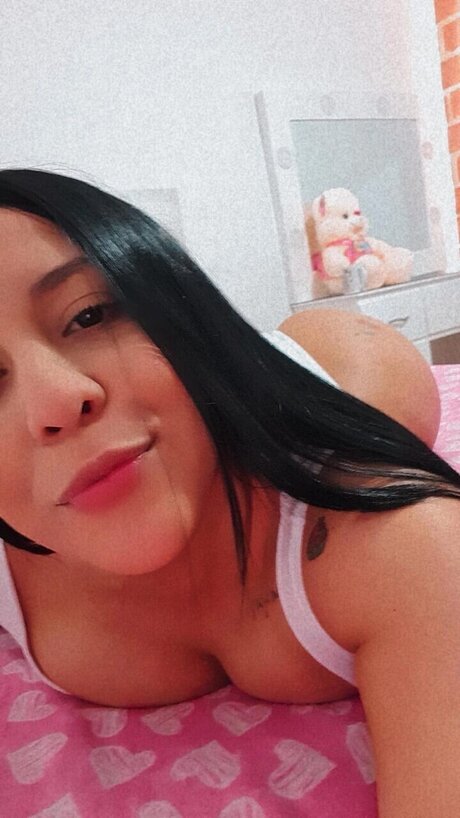 Naakte gelekte OnlyFans-foto van Roxana Pasio