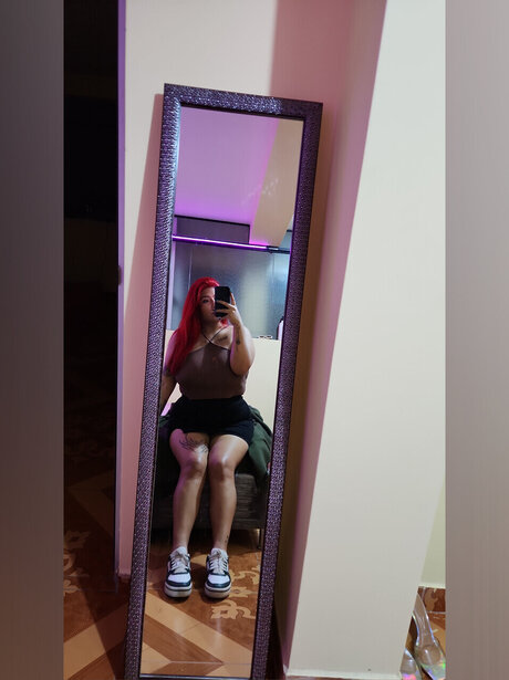 Naakte gelekte OnlyFans-foto van Katalina Rojas