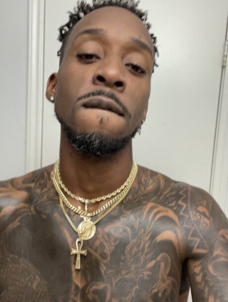 Naakte gelekte OnlyFans-foto van Anthony