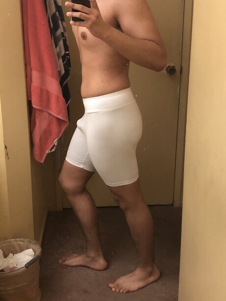 Naakte gelekte OnlyFans-foto van Legnaz