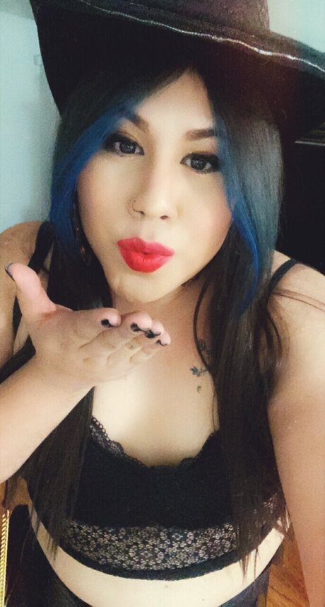 Naakte gelekte OnlyFans-foto van Lovebug
