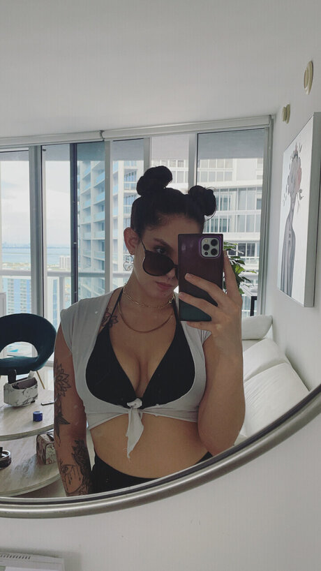 Naakte gelekte OnlyFans-foto van Sakura
