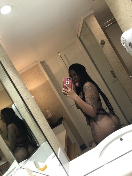 Naakte gelekte OnlyFans-foto van Ceesnow