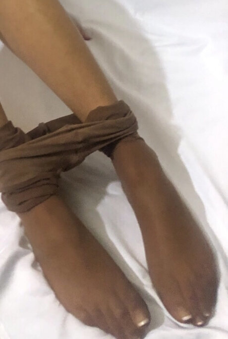 Naakte gelekte OnlyFans-foto van Zurwyhi