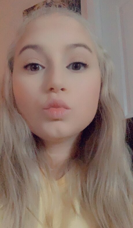 Naakte gelekte OnlyFans-foto van Pinkbunny