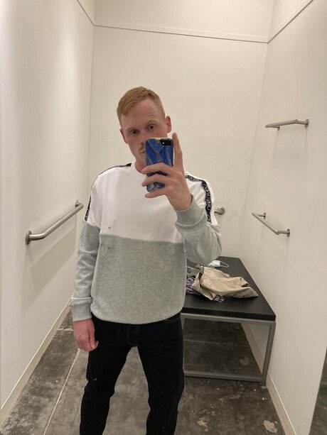 Naakte gelekte OnlyFans-foto van Peachesampampcream