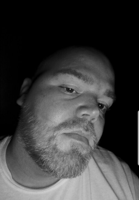 Naakte gelekte OnlyFans-foto van Patrick Bennett Reddoggggg