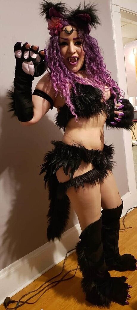 Naakte gelekte OnlyFans-foto van Kalyxatrix