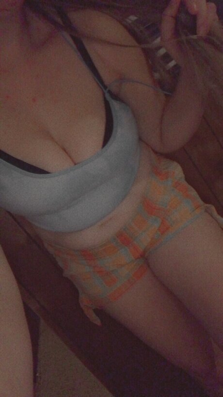 Naakte gelekte OnlyFans-foto van Elizabeth