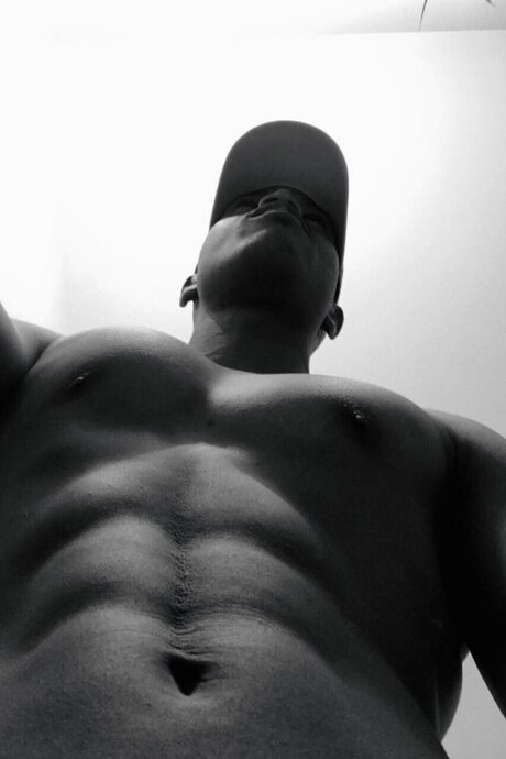 Naakte gelekte OnlyFans-foto van Rain 