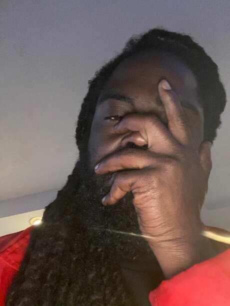 Naakte gelekte OnlyFans-foto van Black