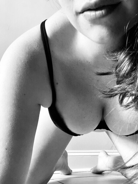 Naakte gelekte OnlyFans-foto van Alex
