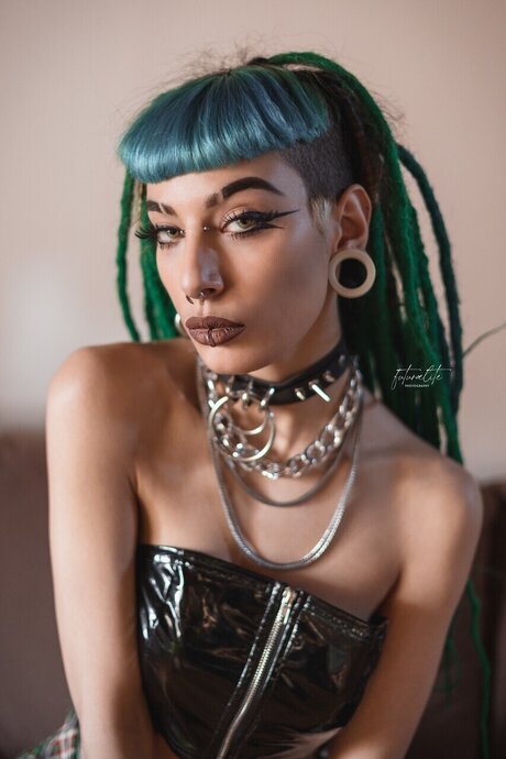 Naakte gelekte OnlyFans-foto van Medusa