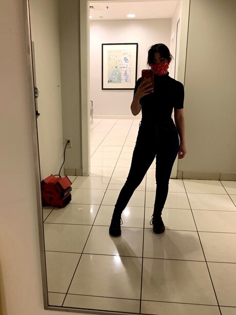 Naakte gelekte OnlyFans-foto van Claire Rodriguez