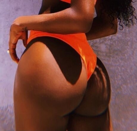 Naakte gelekte OnlyFans-foto van Saby Nice