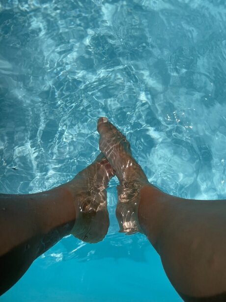 Naakte gelekte OnlyFans-foto van Feet